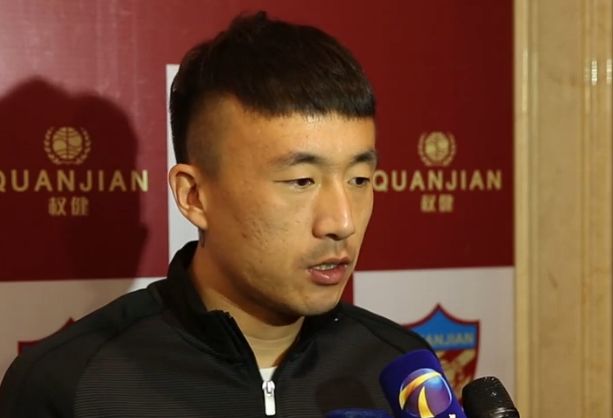 这一次,深受粉丝喜爱的勇士 网曝真人版《银魂》过审 称影片未翻译档期待定 2017-08-04 8月4日,有网友爆料,日本真人版《银魂》已经在内地过审,但还未翻译,因此档期也尚未确定。