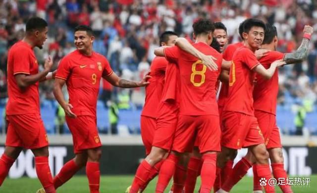 从影院出来后,步行3分钟去护国路吃碗肠旺面,晚上去南明河夜游,记得找影城要8折船票。