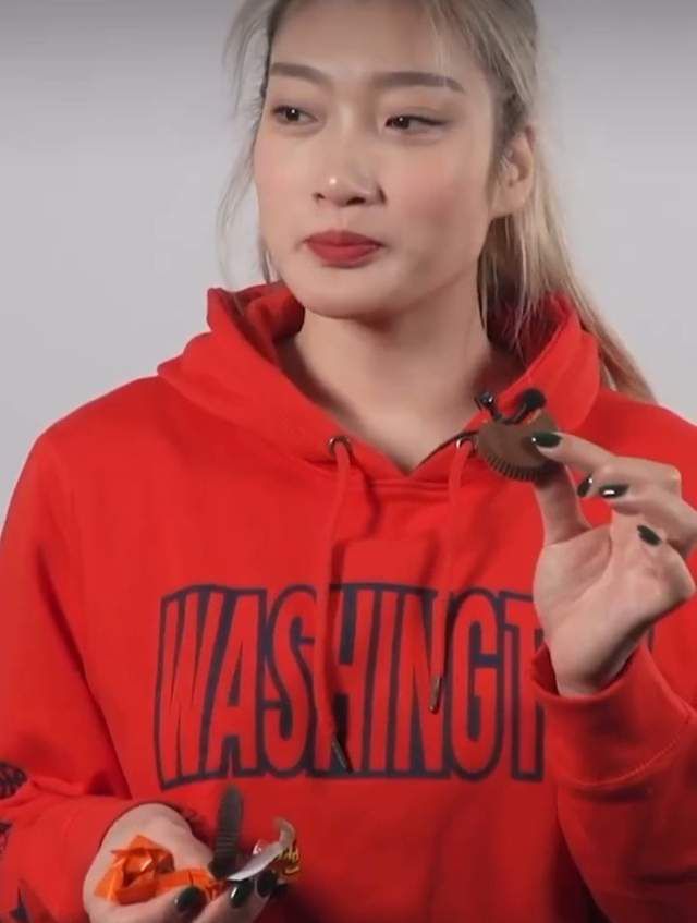 目前还处于比较早期的阶段，所以她们不便透露太多，但希尔德和3岁的女儿奥纳对此都非常期待。