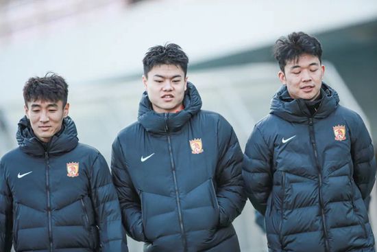 此舞台剧版本由丁一滕执导,张维伊、金靖主演,张嘉元特别出演。