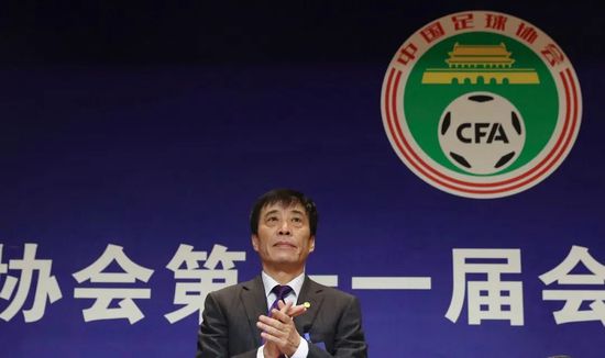格伦·克洛斯、莎拉·保罗森、泰亚娜·泰勒、金·卡戴珊、妮... 法鲨归来!