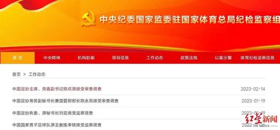 最近她发布了一组最新写真,小背心上阵,上下难以同时兼顾,一展丰腴身材的无穷魅力。