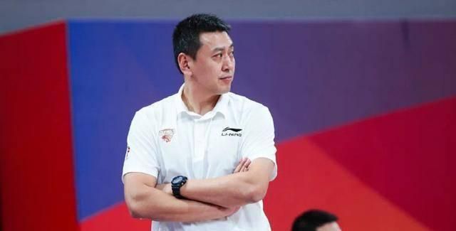 宋晓英:从影52年不短了,但是在艺术道路上,我永远觉得我是一个年轻人,因为一生总结很多经验,说在我还觉得自己年轻,把这些经验奉献给观众朋友们,奉献给我们的艺术事业,奉献给我们的电影事业,你说我这一生多开心,不枉来一次,作为一个电影人。