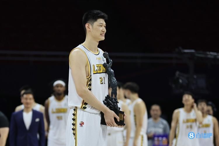 CCTV6 VIP影院 全部 电影 电视剧 影人 视频 图片 新闻 更新时间 所有 1小时内 今日内 1周内 1个月内 从资讯频道搜索 结果 24149 条 《误杀2》导演特辑发布 戴墨盛赞IMAX呈现效果 2021-12-22 12月22日，由陈思诚监制、戴墨执导的电影《误杀2》正在全国超720家IMAX影院热映，IMAX发布影片导演特辑，戴墨从导演角度分析IMAX观影优势，力荐观众在IMAX的震撼视听和沉浸氛围中感受《误 中国电影正青春 | 青年导演戴墨：创作应该不设限 2025-05-30 从接续成熟IP的续作《误杀2》，到与陈思诚、张译、周润发、王宝强等顶尖电影人合作的《三大队》和《唐探1900》，再到挑战刘慈欣科幻巨作《带上她的眼睛》，戴墨的导演生涯如同一杯杯风味独特的咖啡，等待观 林志玲出席活动小秀美沟 戴墨镜摆造型流露娇嗔 2014-02-20 2月19日，林志玲在上海出席某品牌太阳镜活动。