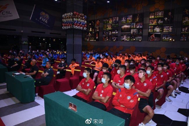 《功夫梦：融合之道》曝角色海报 成龙展武学精髓 2025-04-01 日前，电影《功夫梦：融合之道》（Karate Kid: Legends）发布一组角色海报，师父成龙、拉尔夫·马基奥，徒弟王班任务造型曝光。