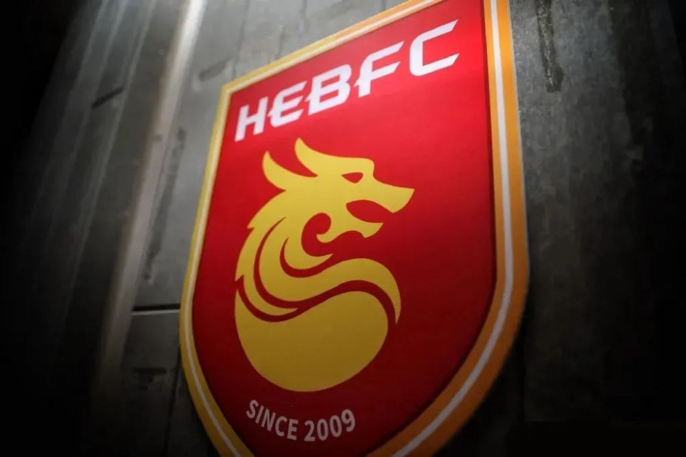 主演新剧《肯尼迪》聚焦著名政治家族 2 堪比时装周!