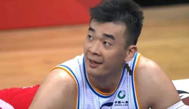 海报中,六位主角分别以就职正装亮相,一副活生生 佐藤健主演《何者》 有村架纯、二阶堂富美加盟 2016-03-12 曾获得第148届直木奖的朝井辽畅销小说《何者》将被搬上大银幕,影片将由《爱之涡》的导演三浦大辅掌镜,佐藤健担当主演。