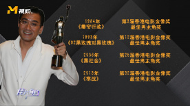 除此之外，还与袁弘亲密接触，袁弘为其梳头。